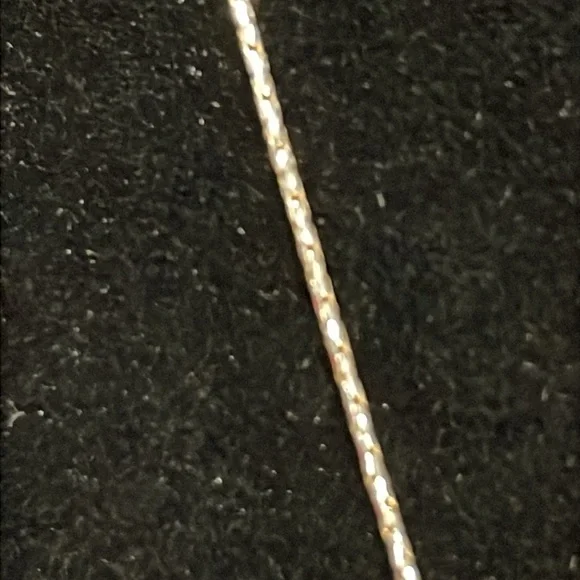 18k Italian white gold necklace.​